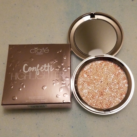 Makeup Bundle - Picture 7 of 7